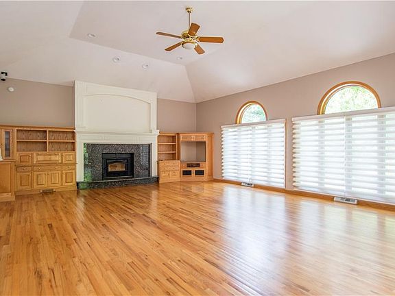 3rd image of 5322 Muirfield Dr