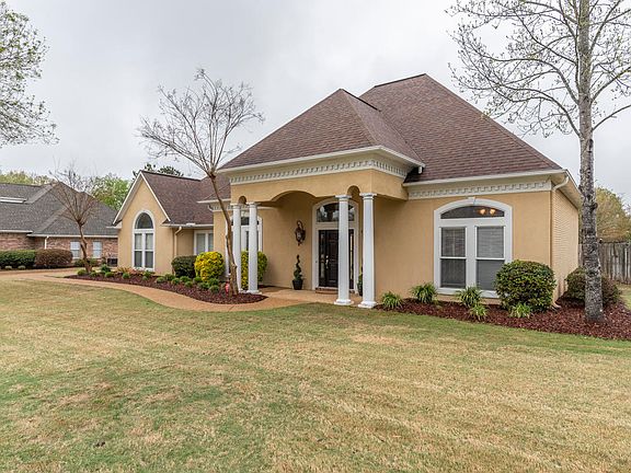 5th image of 204 Gardenia Dr