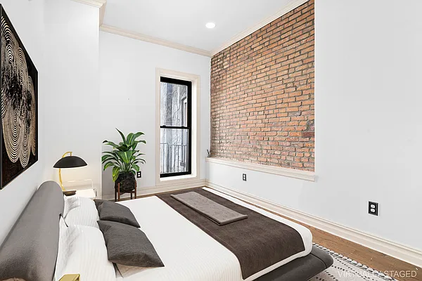 Rented by Compass | media 13