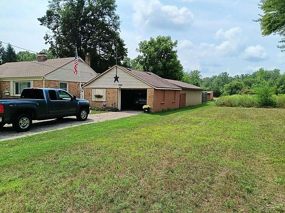 2nd image of 4060 S Washington Rd