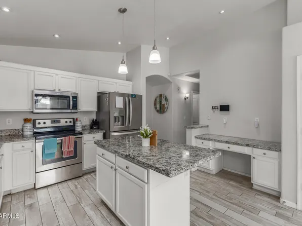 2403 E Rosemonte Drive, Phoenix, AZ 85050