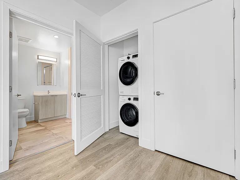 11700 Magnolia Blvd #211 — Photo 4