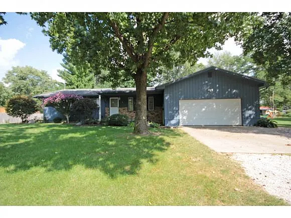 54 Lynette Pl photo 1