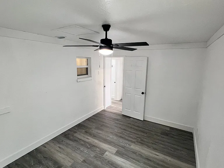 1085 Cleveland St — Photo 18