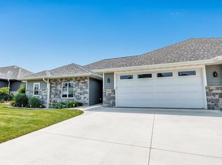 3347 Stone Ridge Dr, Green Bay, WI 54313
