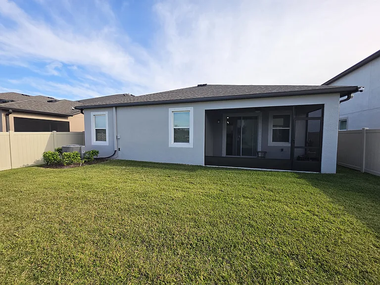 3147 Marine Grass Dr — Photo 6