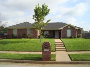 11324 Meadows Dr, Flint, TX 75762