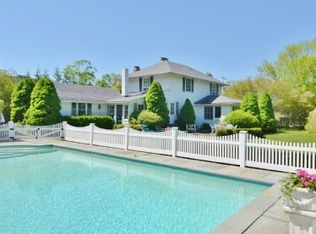 22 Beach Rd, Westhampton Beach, NY 11978