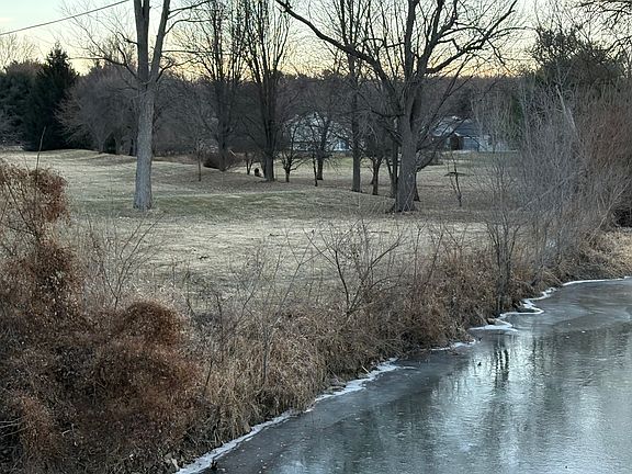 2nd image of 8341 Bluff Rd