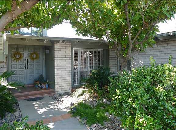 3rd image of 6321 Stardust Dr