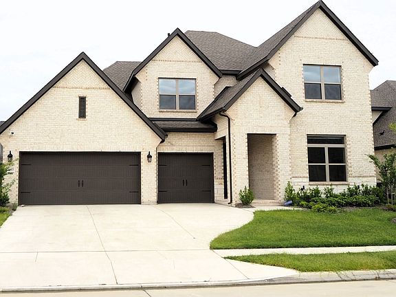 2nd image of 2613 Rosewood Way