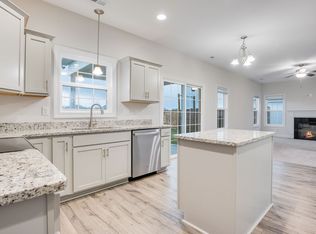 917 Uplands Ln, Jacksonville, NC 28546