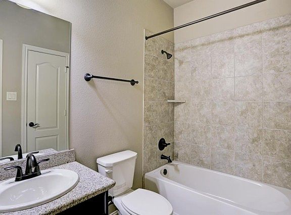 4th image of 11908 Linden Walk Ln