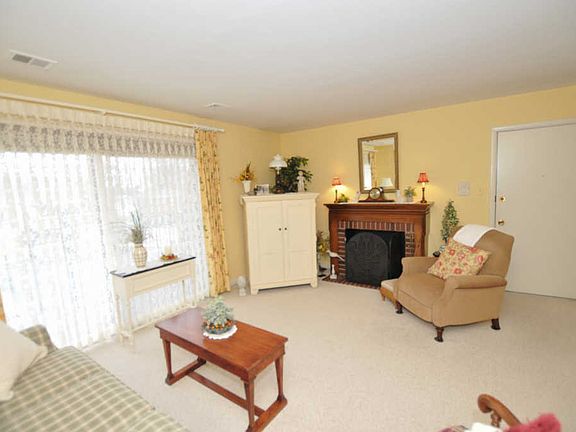 5th image of 4917 W 109th St APT 203