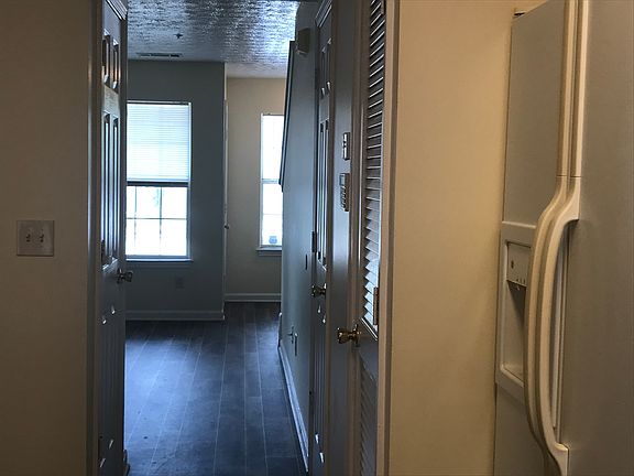3rd image of 2352 Wellington Cir