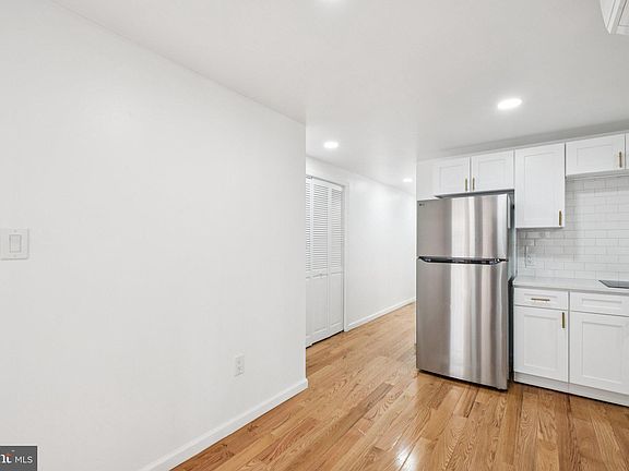 4th image of 1223 Spruce St APT 3F