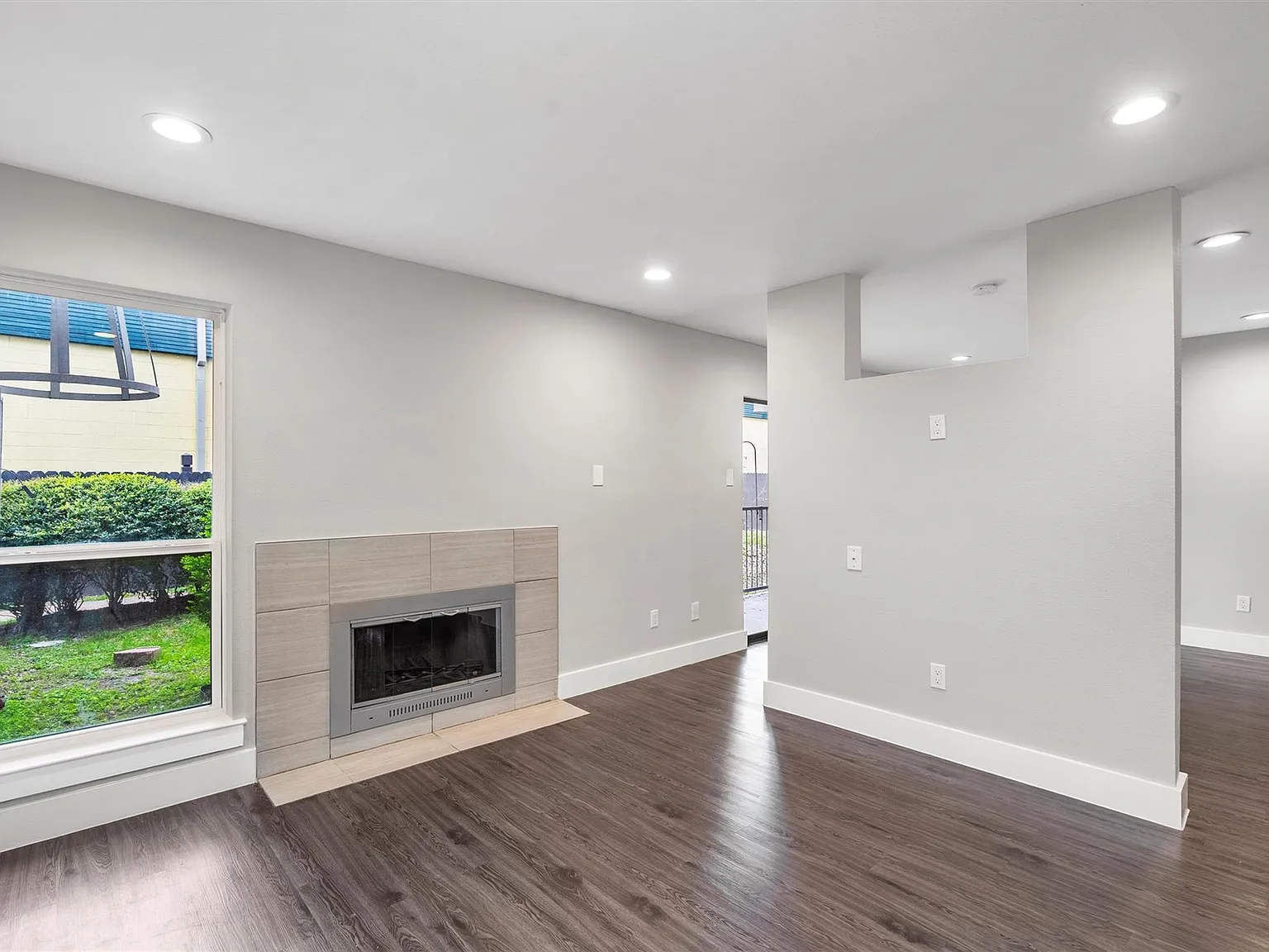 1 bed, 1.0 bath, 515 sqft, $975 — Photo 2