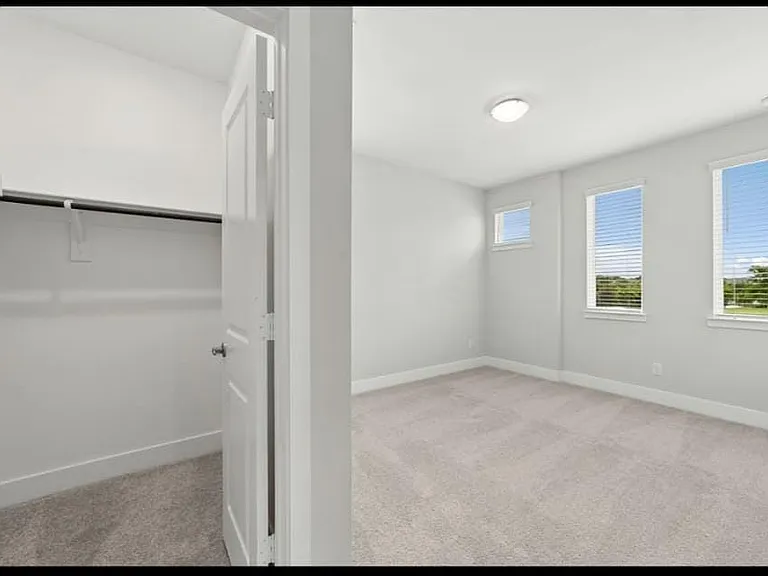 3010 Eleanor Dr — Photo 3