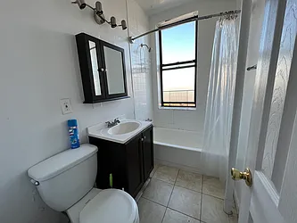 Rented by Sterea Agency