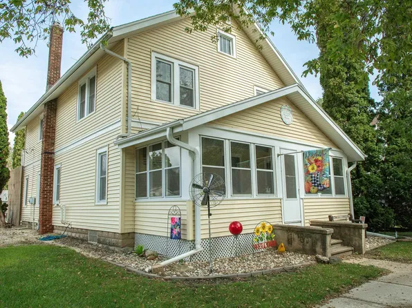 308 W Superior St, Clarksville, IA 50619