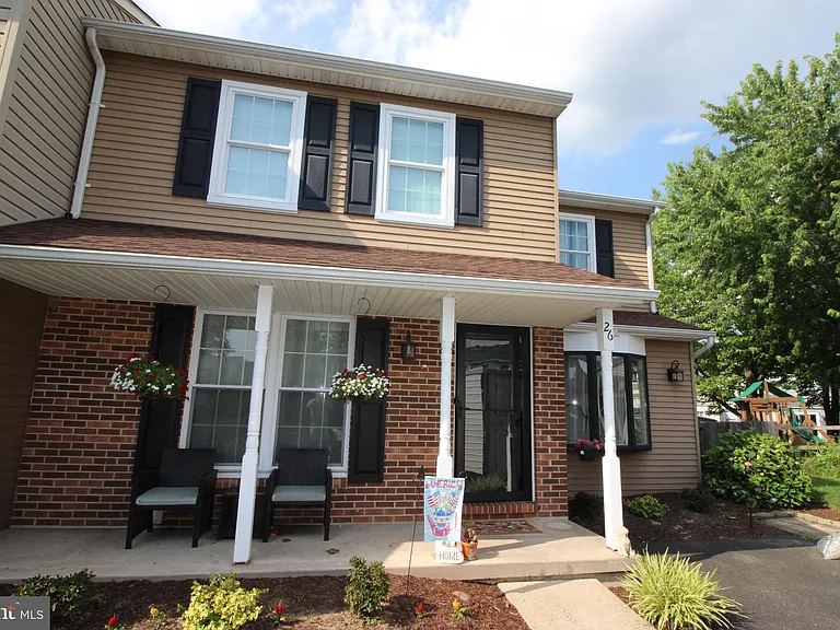 26 Steeplechase Cir — Photo 2