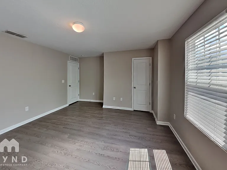 752 Henley Ct — Photo 7
