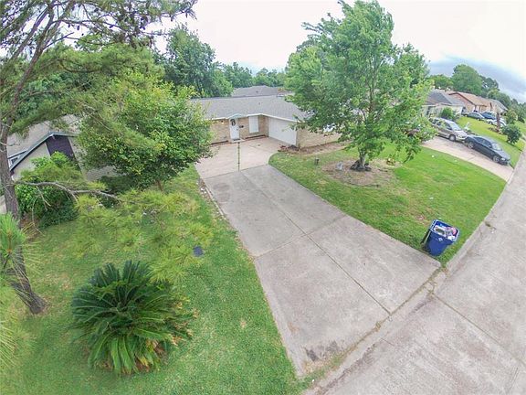 2nd image of 7422 Oriole Dr