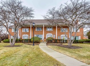 2 N Tower Rd, Oak Brook, IL 60523