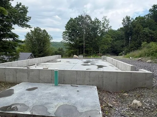 102 Skyline Drive, West Rutland, VT 05777