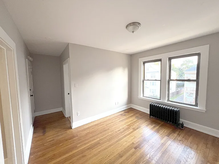 65 Monroe Street - E — Photo 4