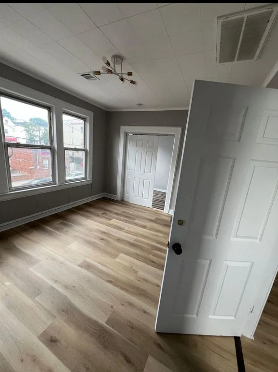 Building Photo - 757 S 16th St #2F