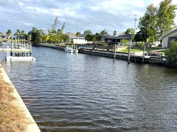 404 SE 29th St, Cape Coral, FL 33904