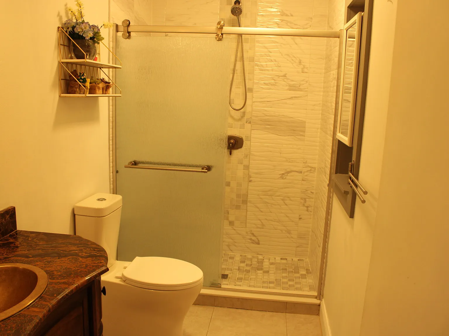 3 bed, 1.5 bath, 875 sqft, $2,650 — Photo 4