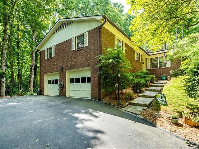 1st image of 418 Deerhaven Ln