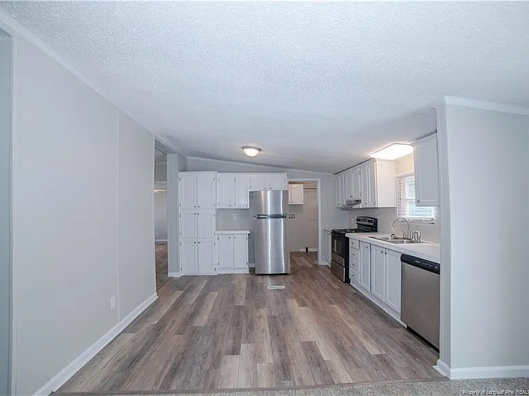 7341 April Dr — Photo 10
