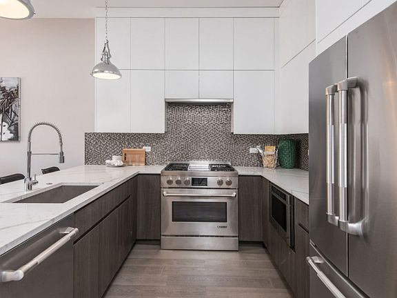 4th image of 2930 N Lincoln Ave #1