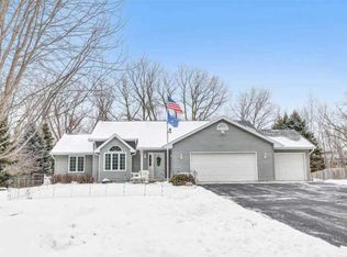 3168 Longview Ln, Suamico, WI 54173