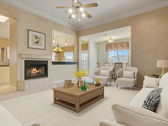 4th image of 2833 Estes Ln
