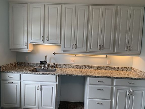 4th image of 617 Hemlock Ave