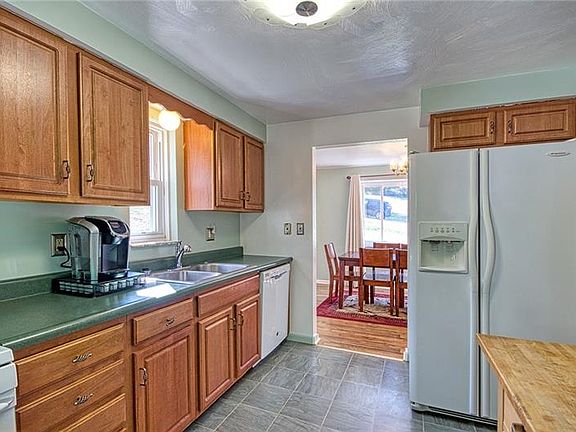 5th image of 6425 Union Ave