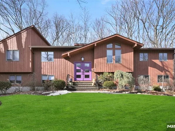 533 Hughes St, Northvale, NJ 07647