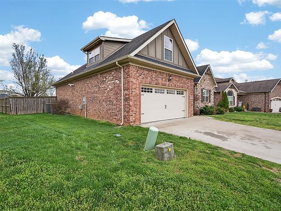 2nd image of 3076 Equestrian Ct