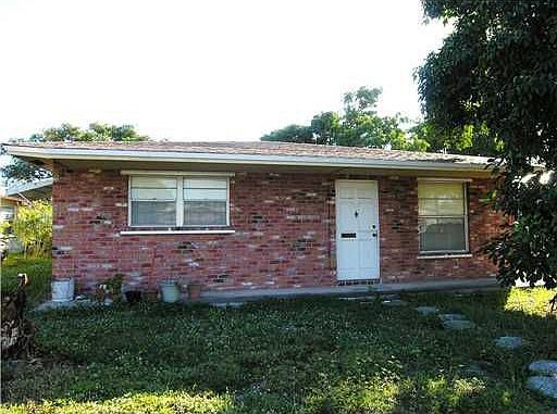 1st image of 808 NE 11th Ave