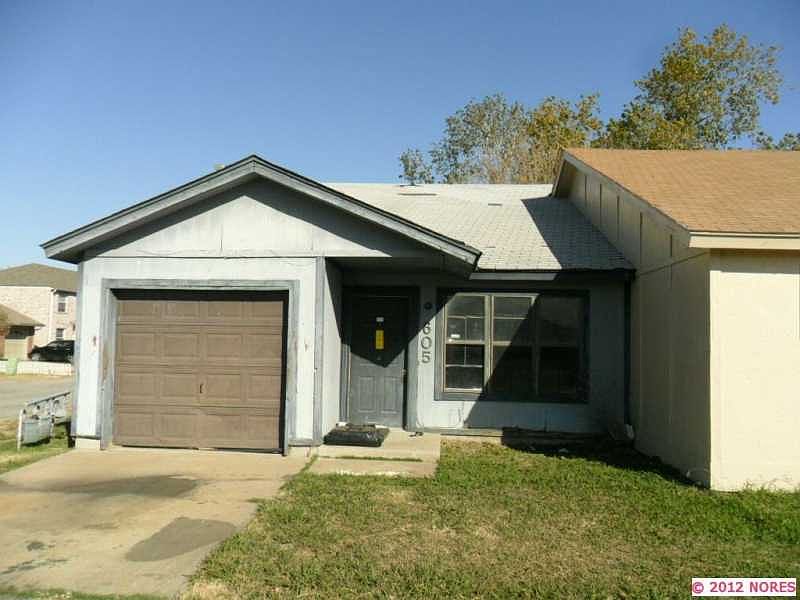 1st image of 605 E 142nd Pl