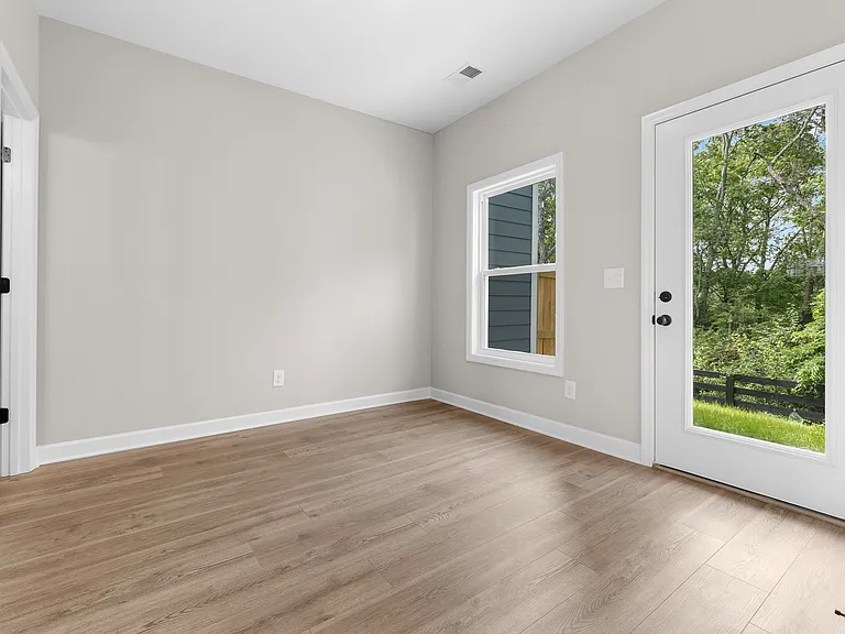 217 Holywell Dr — Photo 4