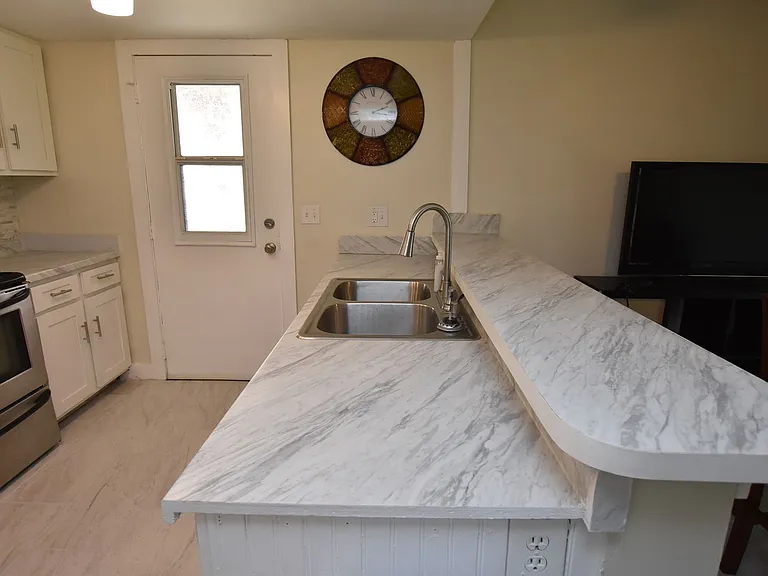 4825 Loretta Ln — Photo 8