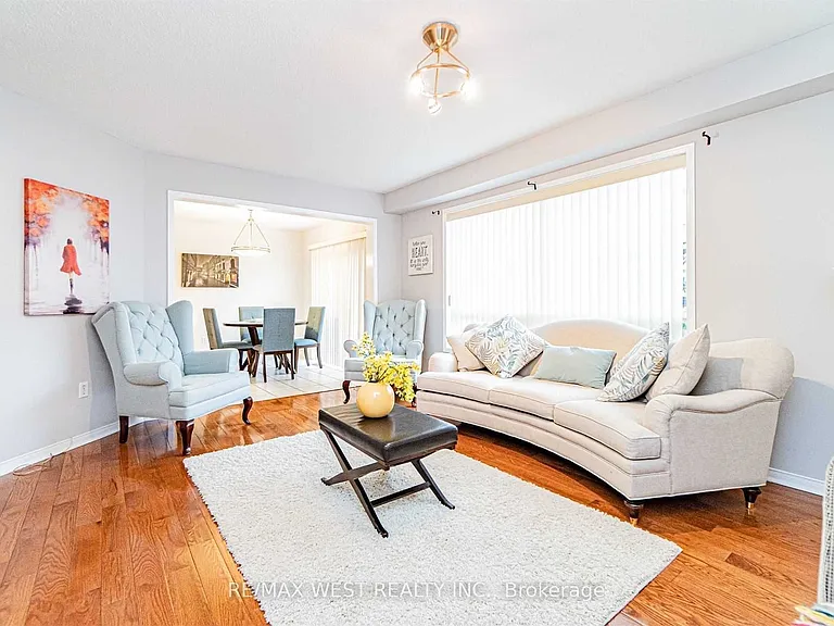 37 Charleswood Cir — Photo 7