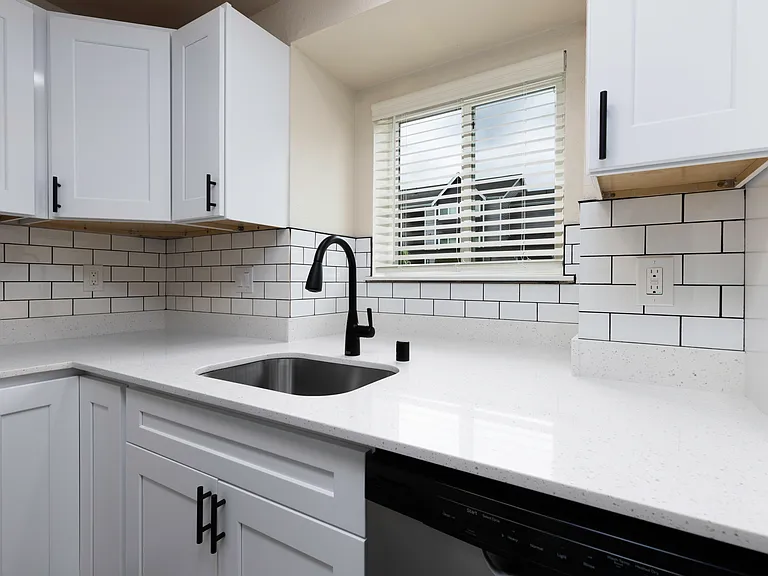 Westhampton Apartments — Photo 47