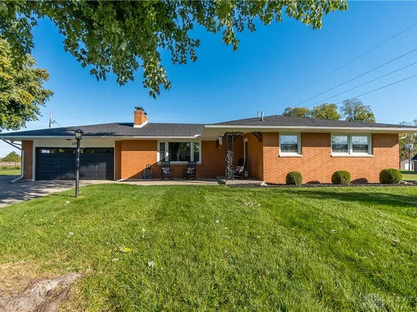 4015 Camelot Rd, Piqua, OH 45356