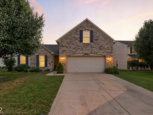 1085 Sycamore Ct, Greenwood, IN 46143